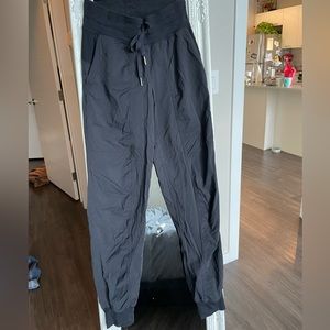 Lululemon Size 2 Dance Studio Joggers